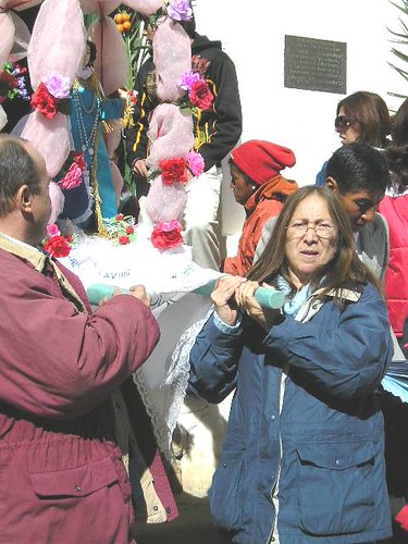 Llevando la Virgen de la Asunción, en Casabindo